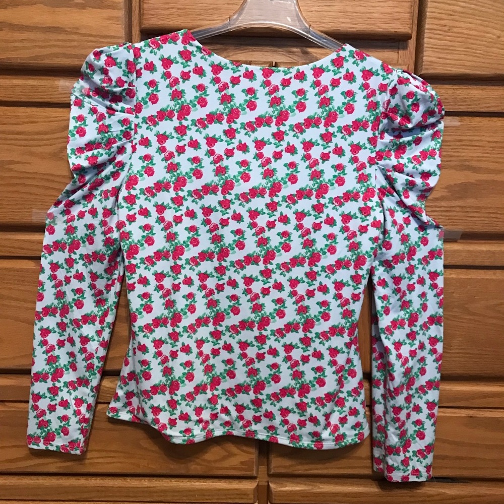 Pretty “Puff-Sleeved” Ladies Blouse with pink/red Roses & built in pleats, Large - Picture 7 of 7